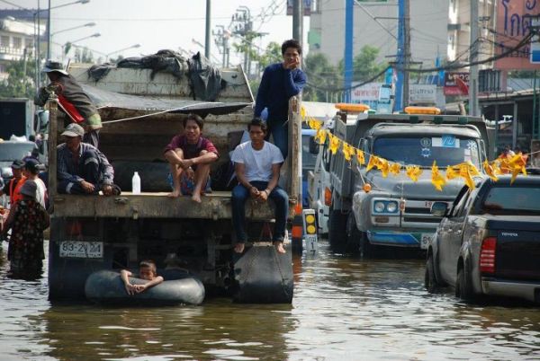 いつまで続くのかタイの洪水被害。他人事とは思えません