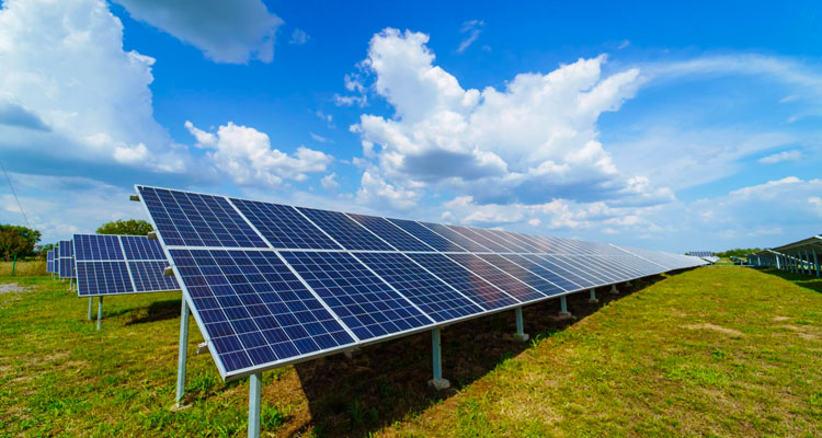 太陽光発電システムの「耐用年数」はどれぐらい？