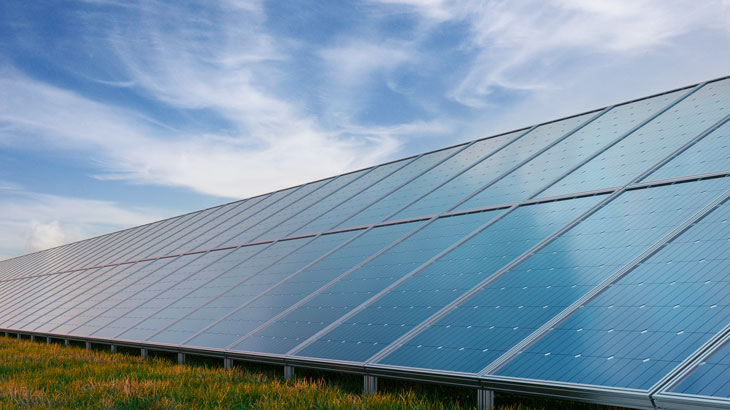 初めてグリーンエネルギーを導入する際におすすめなのは太陽光発電