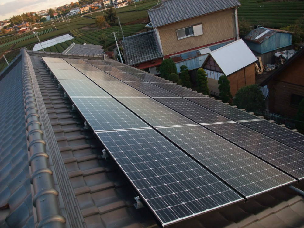 パナソニック	太陽光発電システム　5.7kW	三重県鈴鹿市	N・K様
