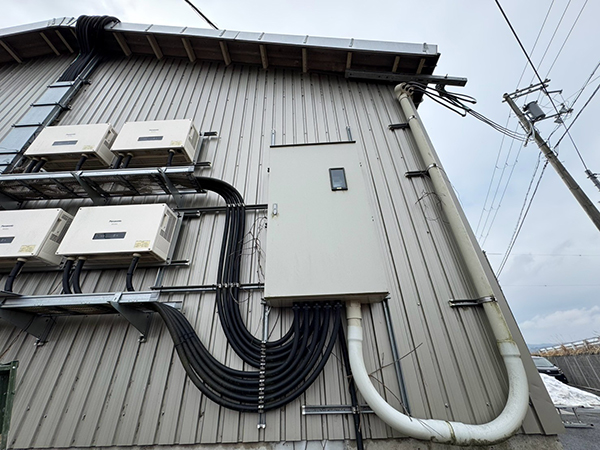 実績・評判口コミ画像03-兵庫県　屋根上基本・パネル清掃　49.5kW　低圧