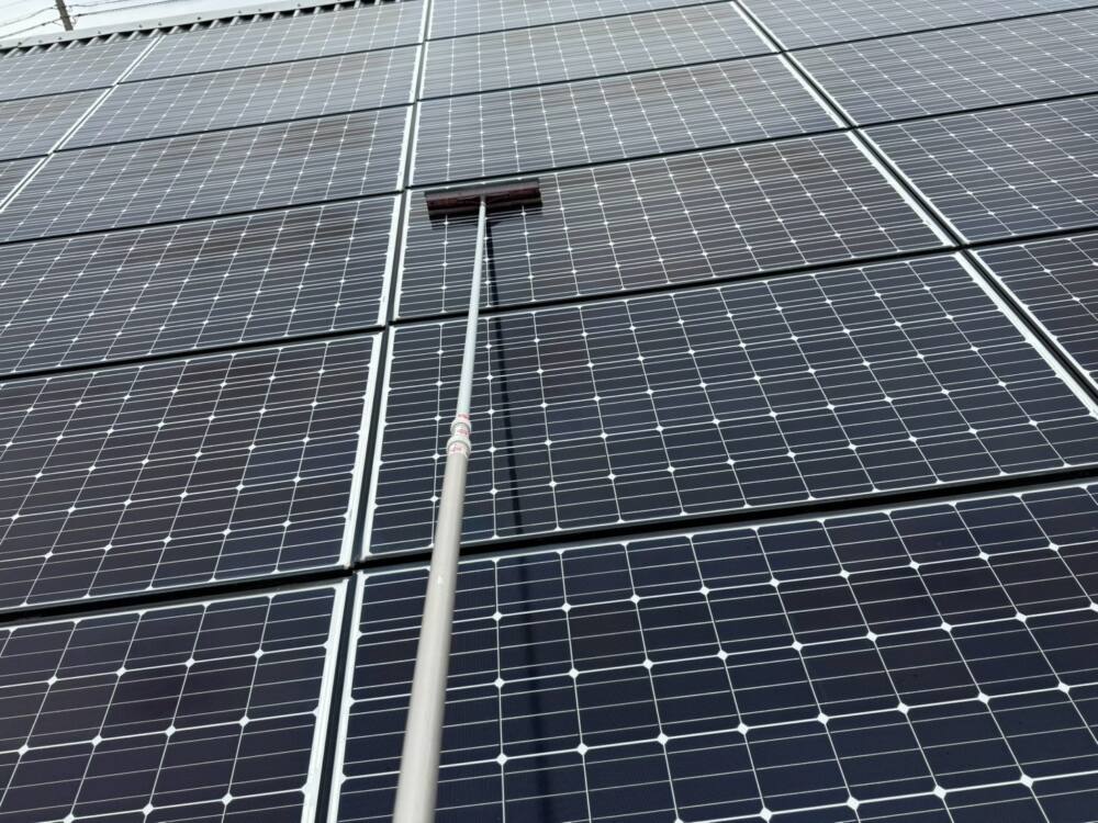 実績・評判口コミ画像01-兵庫県　屋根上基本・パネル清掃　49.5kW　低圧